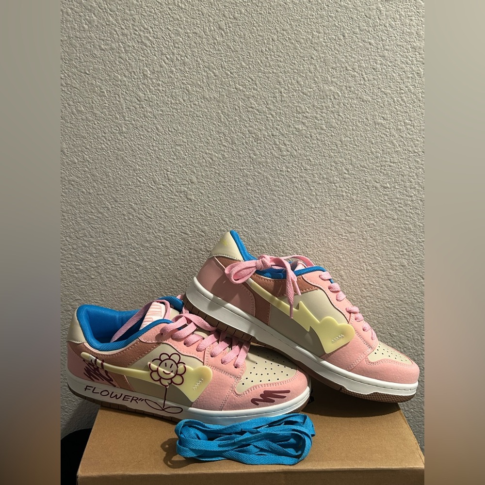 Sunflower Couple Sports Skate Shoes – Pastel Pink Size US men 8/ women 9.5 – NIB